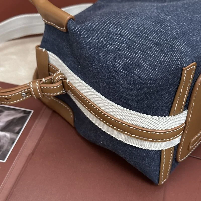 Elegant Loro Piana Bucket Bags 44046