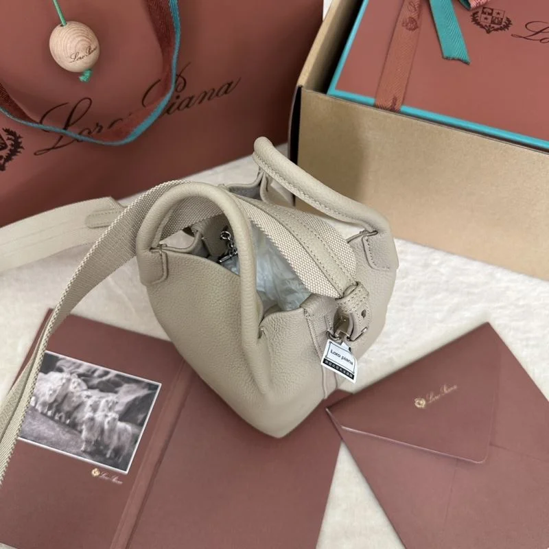 Durable Loro Piana Bucket Bags 44050