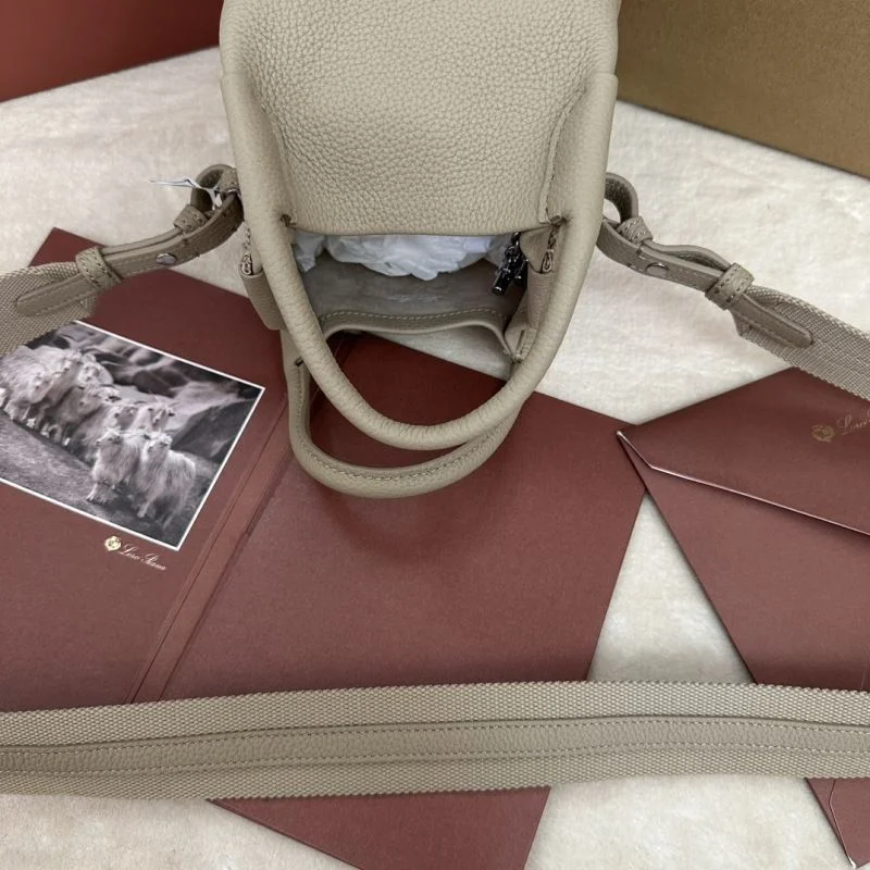 Durable Loro Piana Bucket Bags 44050