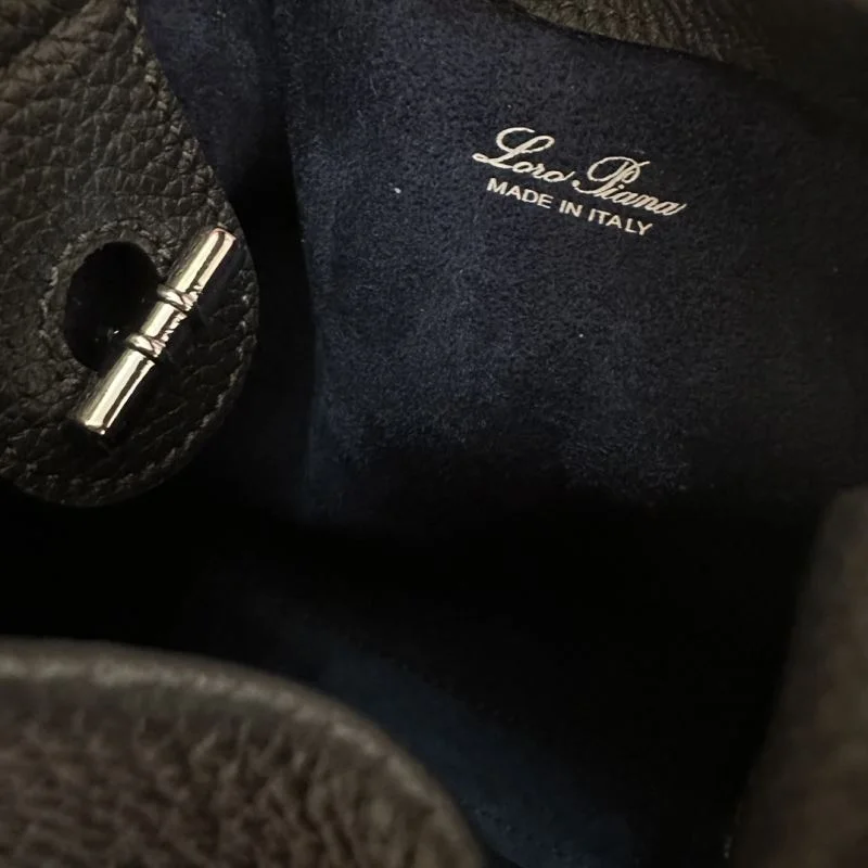 Sleek Loro Piana Bucket Bags 44029