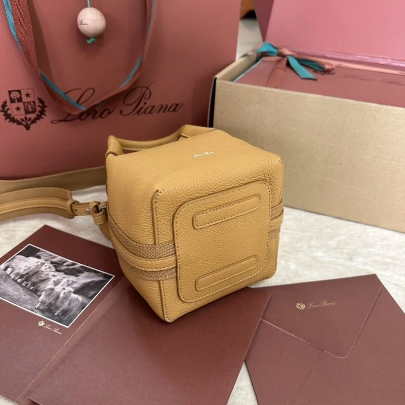 Loro Piana Bucket Bags Supportive 44020