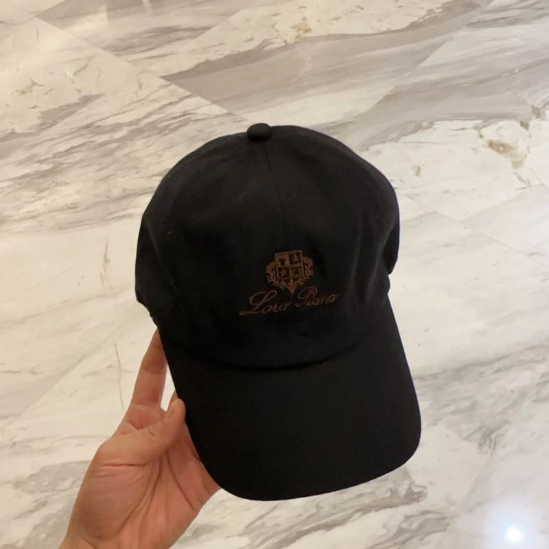 Breathable Loro Piana Caps 258302
