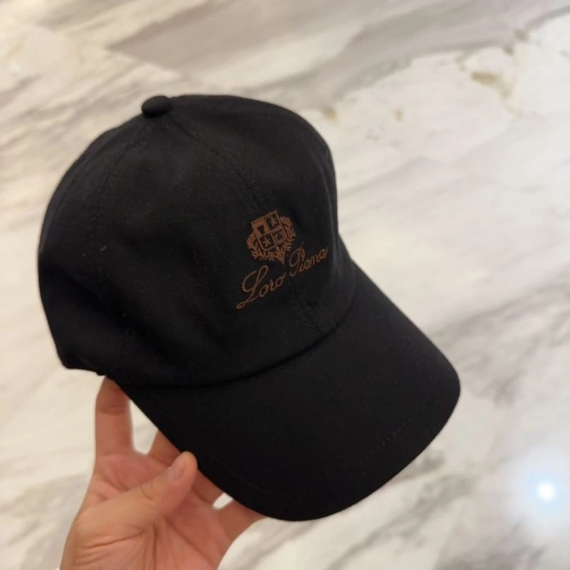 Breathable Loro Piana Caps 258302