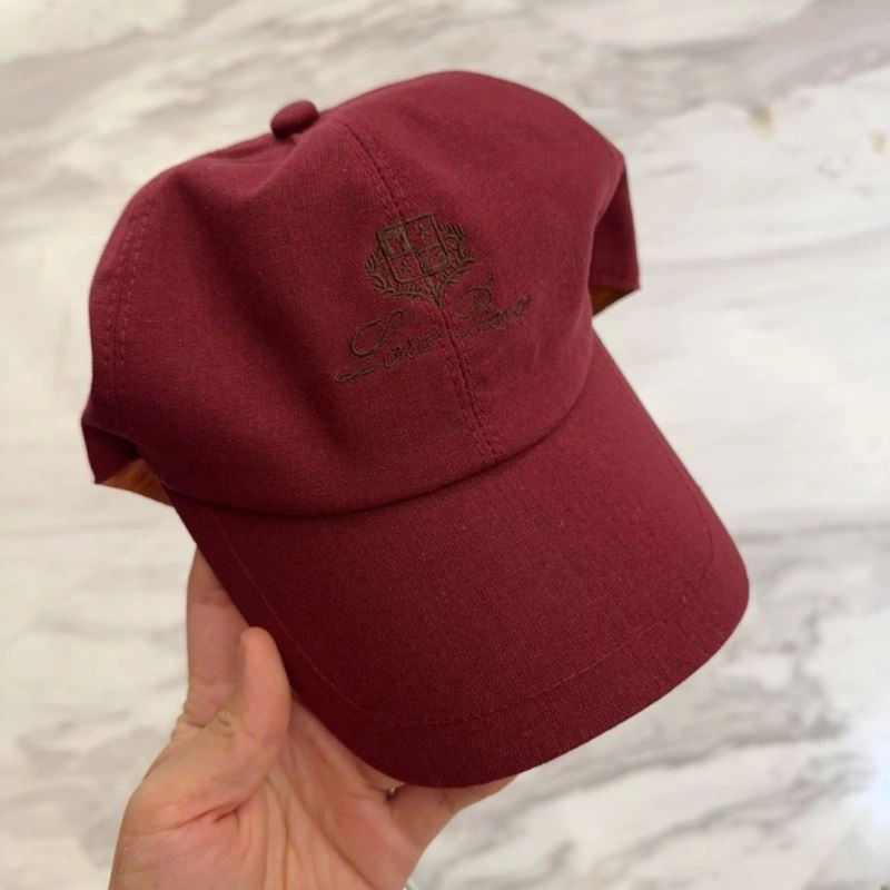 Comfortable Loro Piana Caps 258296