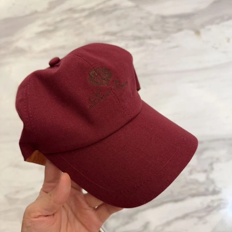 Comfortable Loro Piana Caps 258296