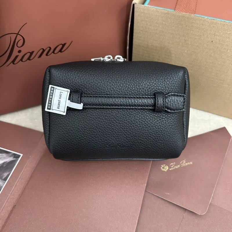 Trendsetting Loro Piana Cosmetic Bags 43997