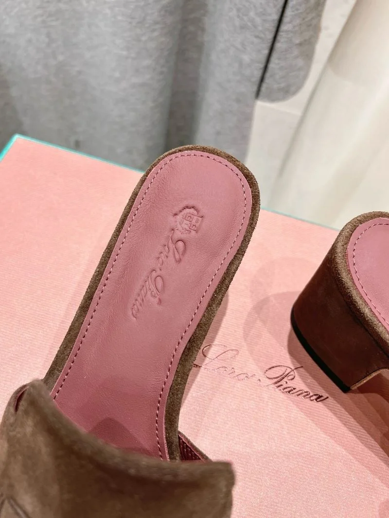 Sleek Loro Piana Sandals 12107