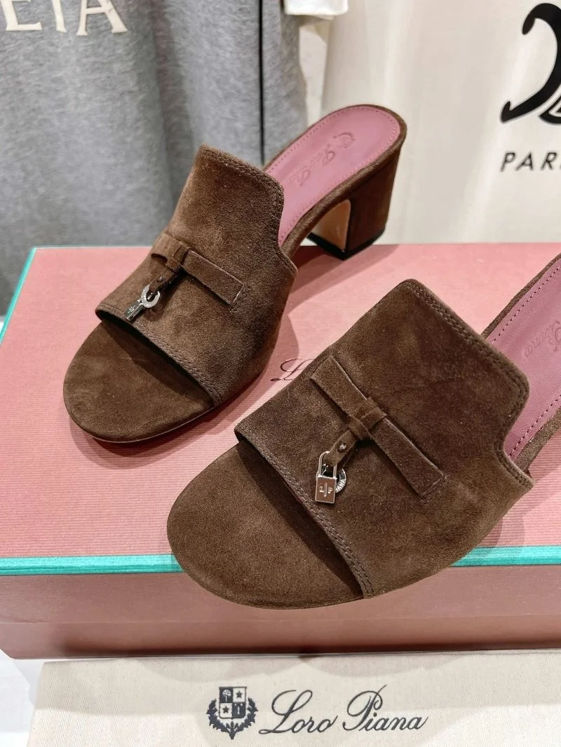 Sleek Loro Piana Sandals 12107