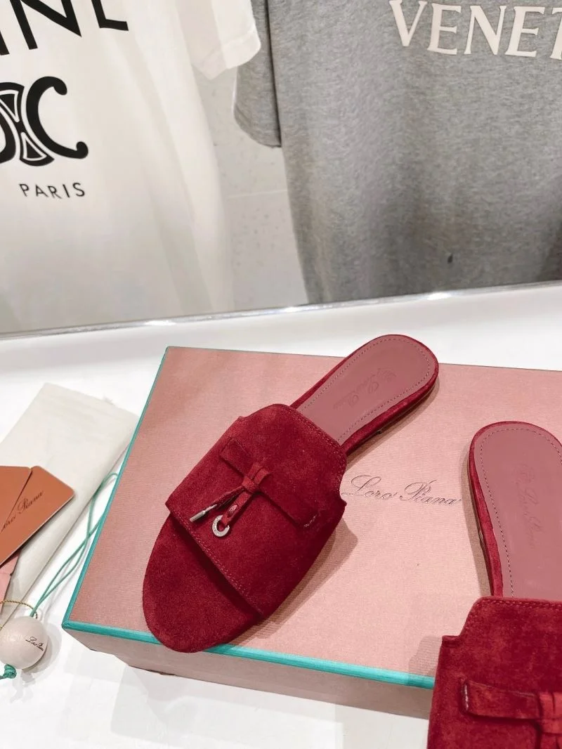 WellDesigned Loro Piana Sandals 12093