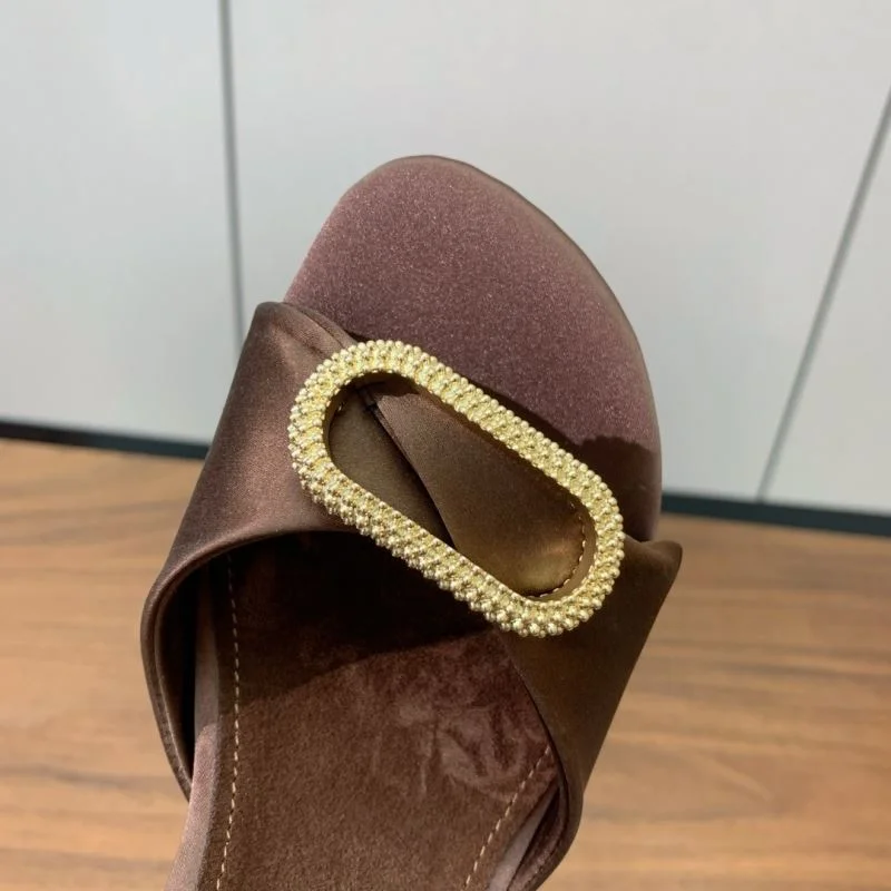 Trendsetting Loro Piana Sandals 11923