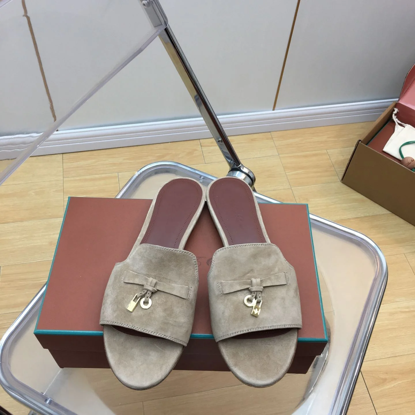 Sleek Loro Piana Sandals 6321