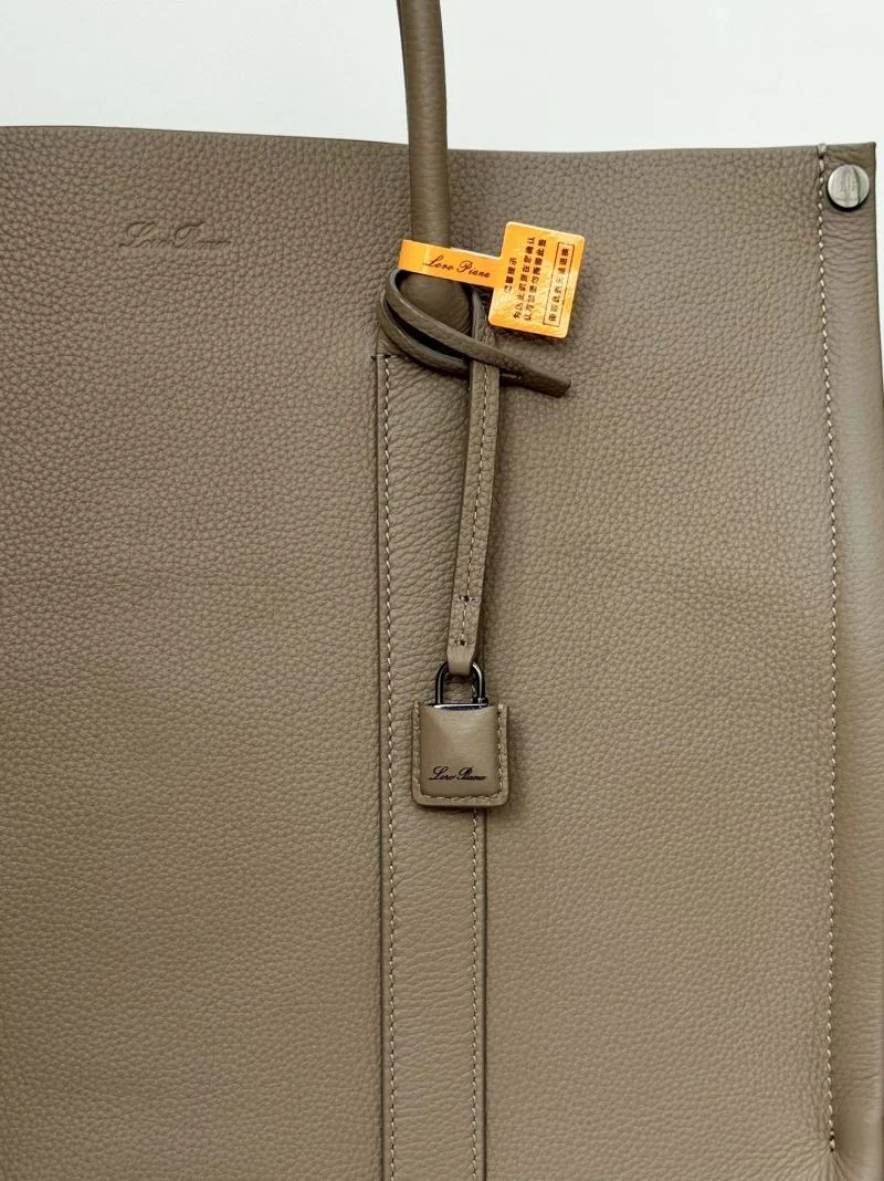 Loro Piana Shopping Bags Supportive 44161