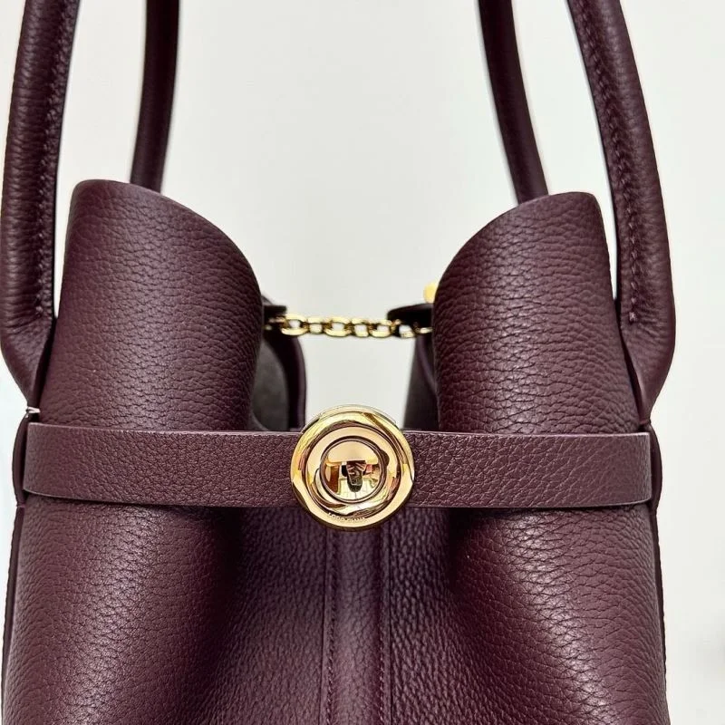 EyeCatching Loro Piana Shopping Bags 44156