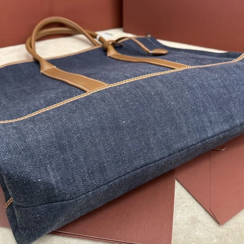 Loro Piana Shopping Bags Fashionable 43833