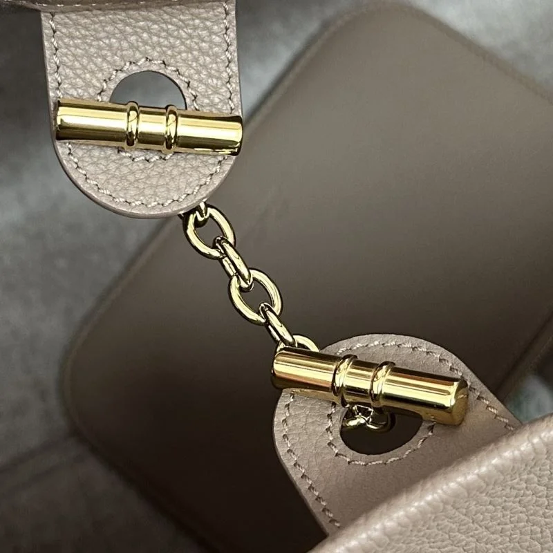Effortless Loro Piana Shopping Bags 43609
