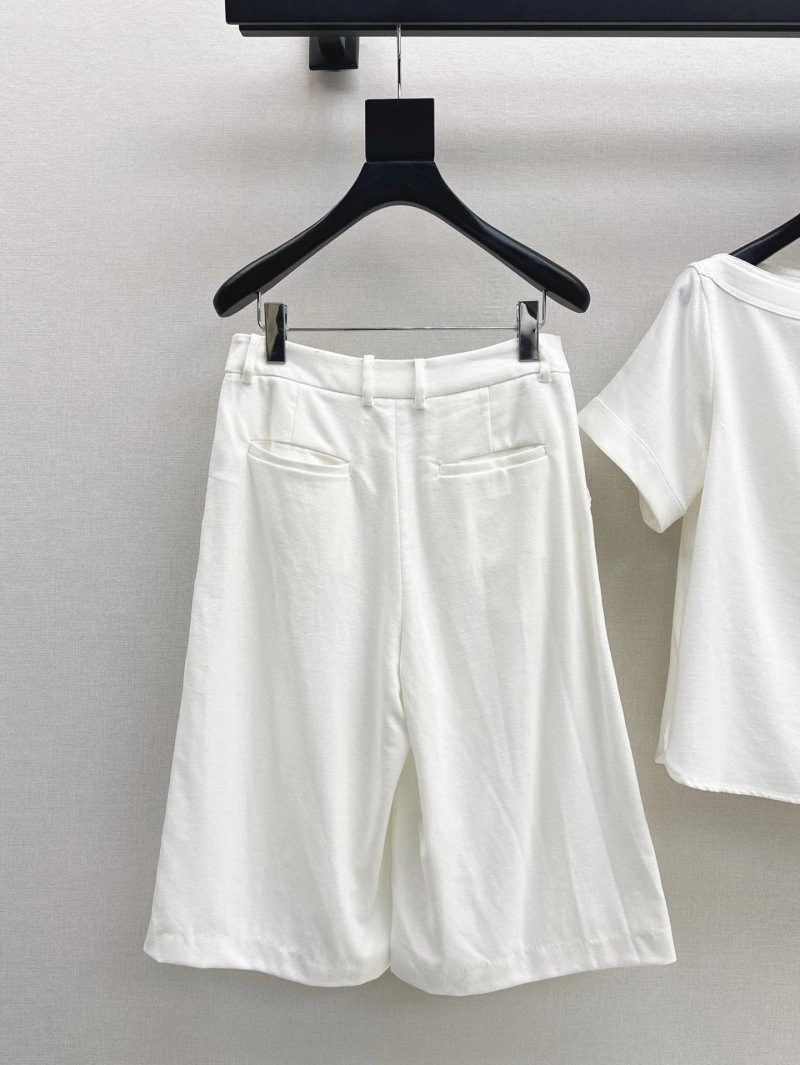 Sleek Loro Piana Short Suits 149400