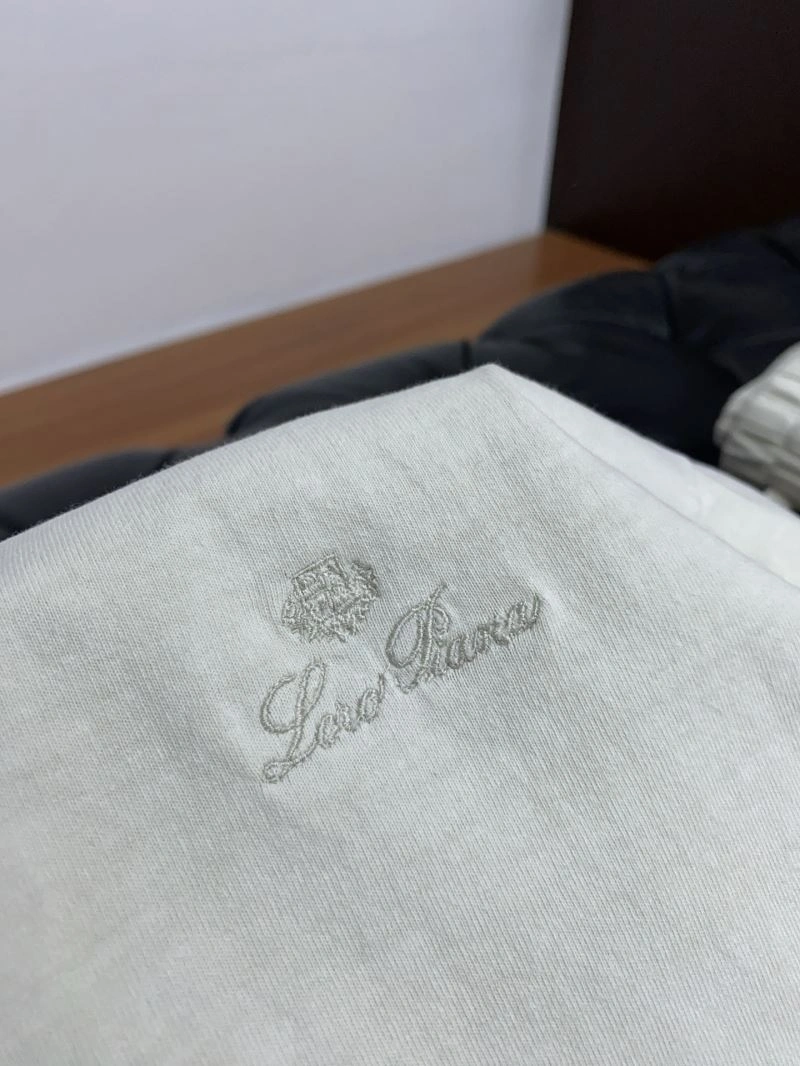 Loro Piana Short Suits Unisex 160302
