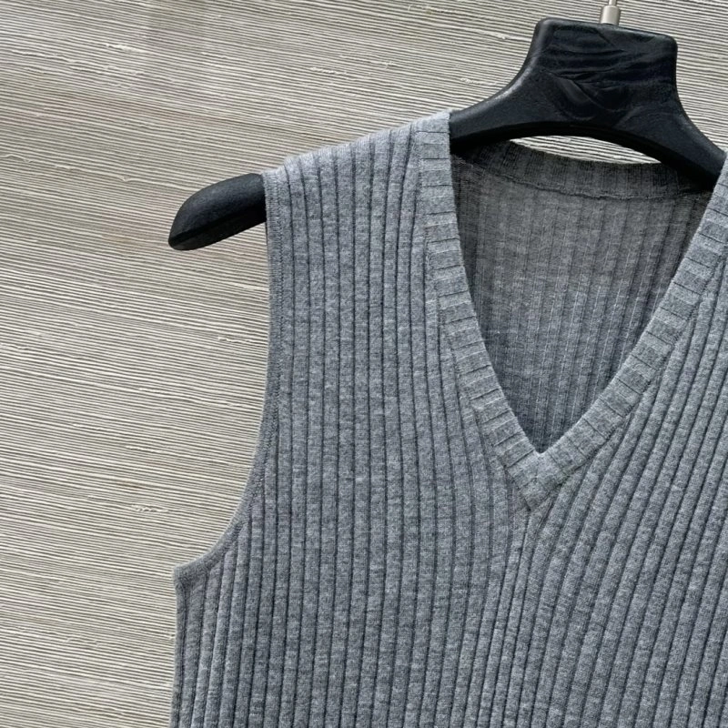 Versatile Loro Piana Vest 151504