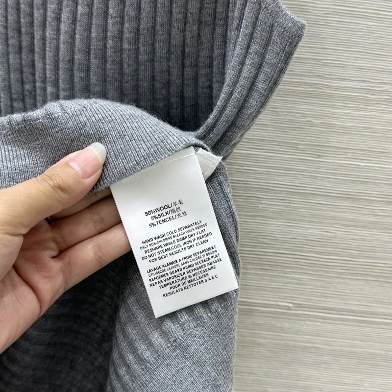 Versatile Loro Piana Vest 151504