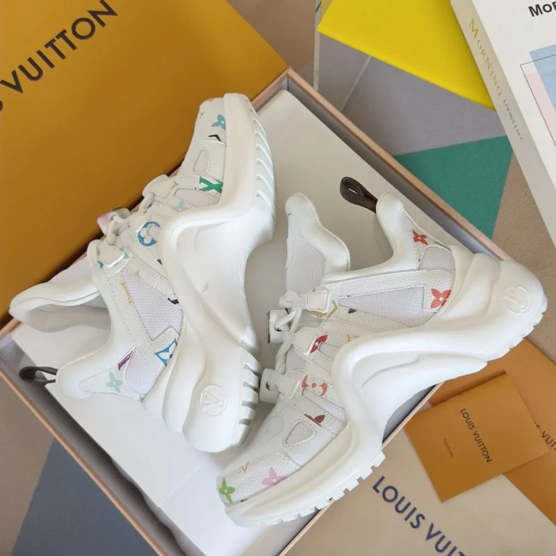 Fashionable Louis Vuitton Archlight Shoes 32020
