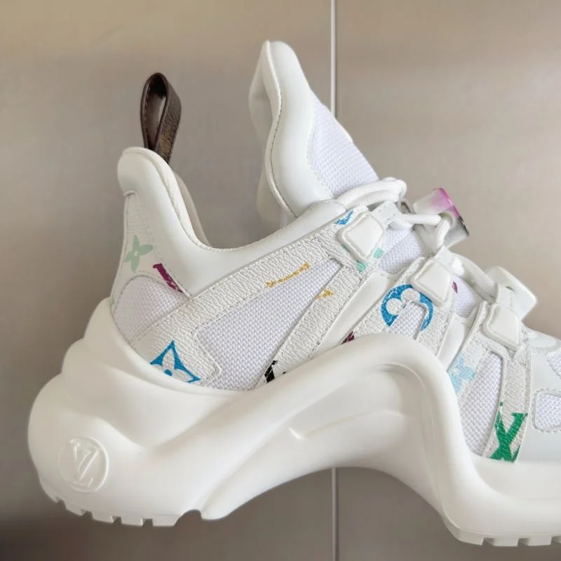 Fashionable Louis Vuitton Archlight Shoes 32020