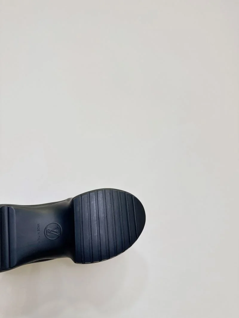 Stylish Louis Vuitton Archlight Shoes 32011