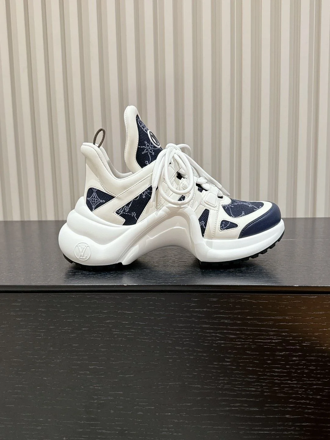 NewStyle Louis Vuitton Archlight Shoes 31338
