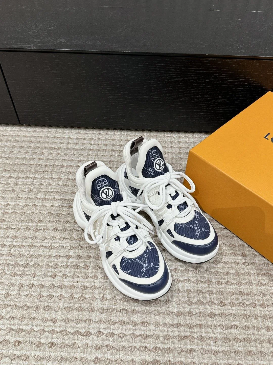 NewStyle Louis Vuitton Archlight Shoes 31338
