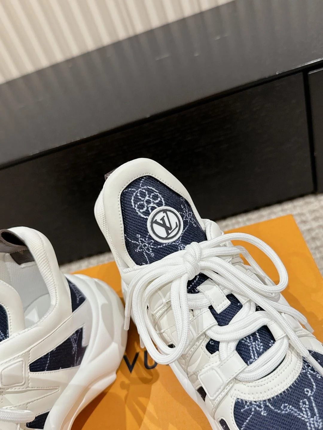 NewStyle Louis Vuitton Archlight Shoes 31338