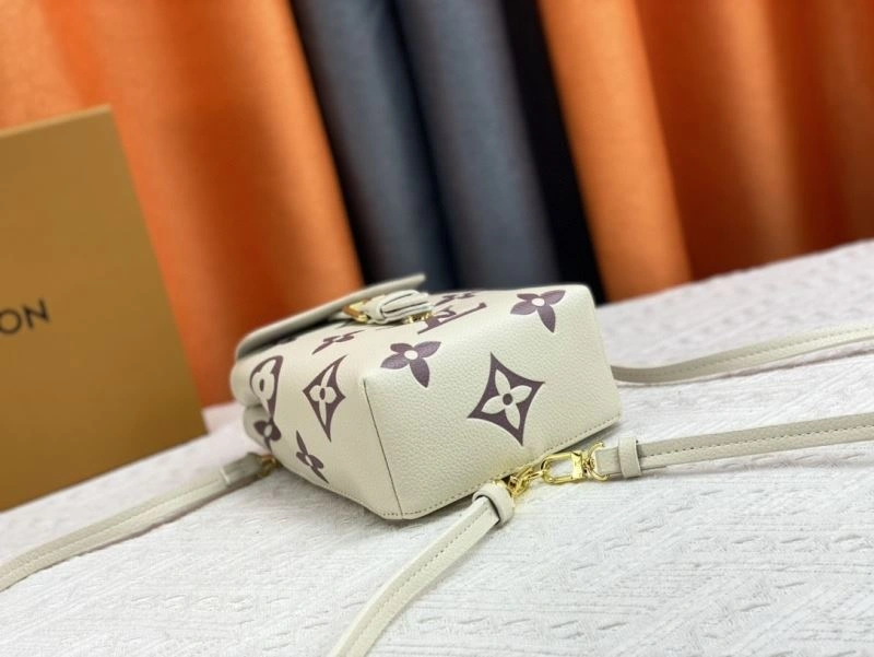 FreshLook Louis Vuitton Backpacks 80497