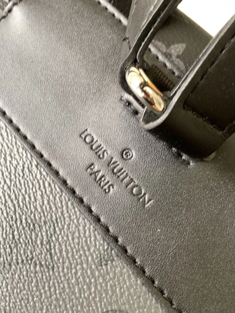 Sleek Louis Vuitton Backpacks 94448