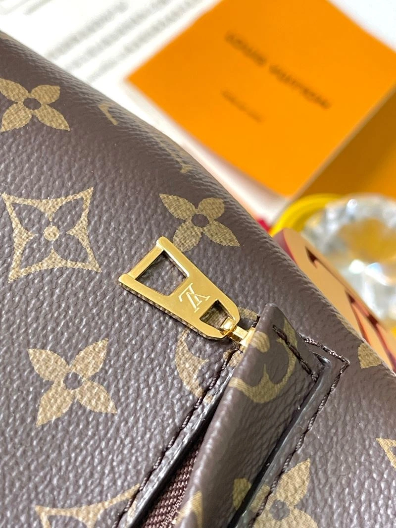 Louis Vuitton Backpacks Minimalist 93690