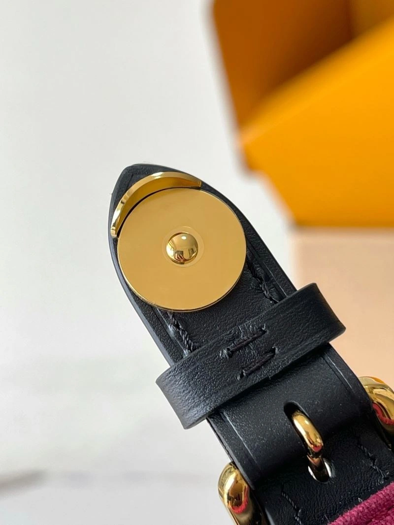 Louis Vuitton Backpacks Effortless 93724
