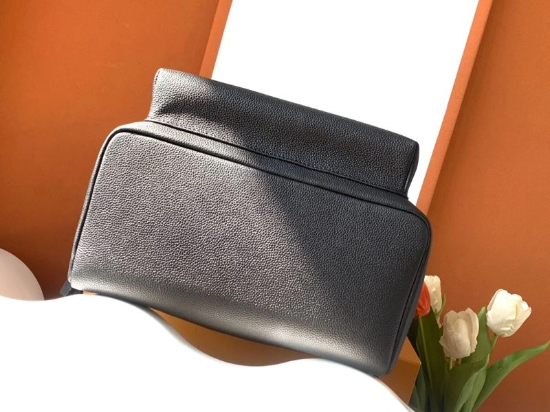 Louis Vuitton Backpacks Resilient 93681