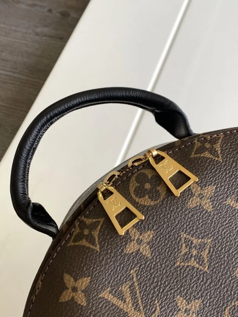 Timeless Louis Vuitton Backpacks 43427