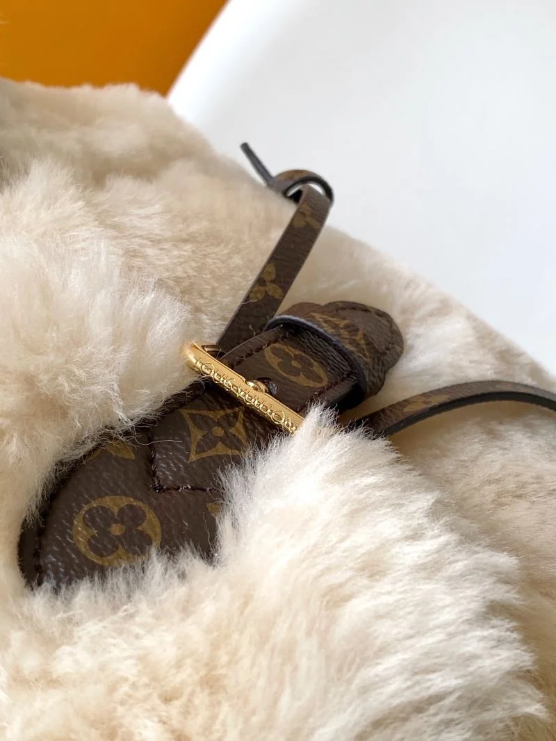Flexible Louis Vuitton Backpacks 43423