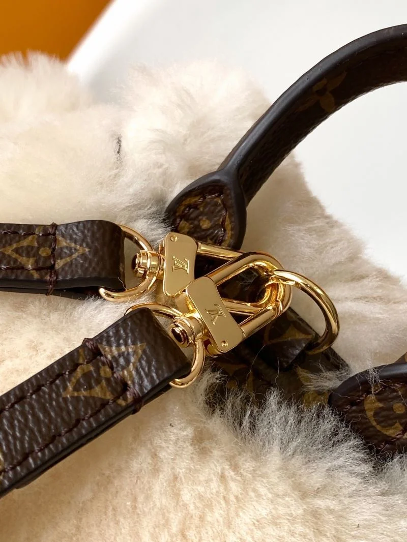 Flexible Louis Vuitton Backpacks 43423