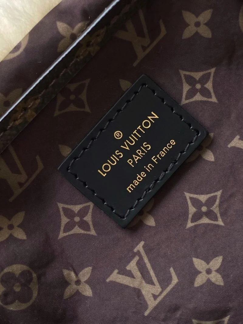 Flexible Louis Vuitton Backpacks 43423