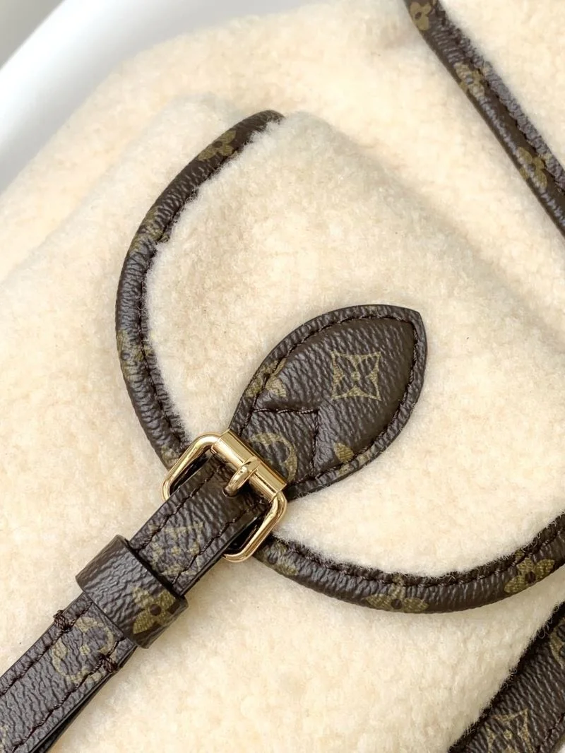 RelaxedFit Louis Vuitton Backpacks 43416
