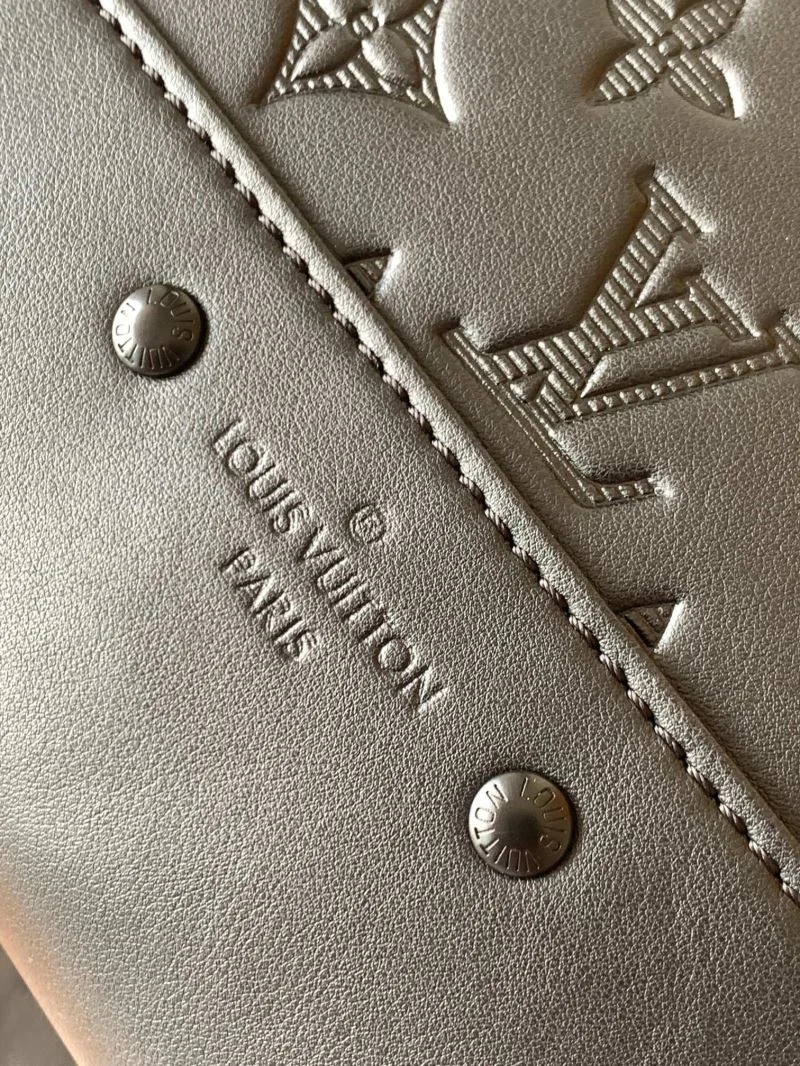 Louis Vuitton Backpacks Modern 43410