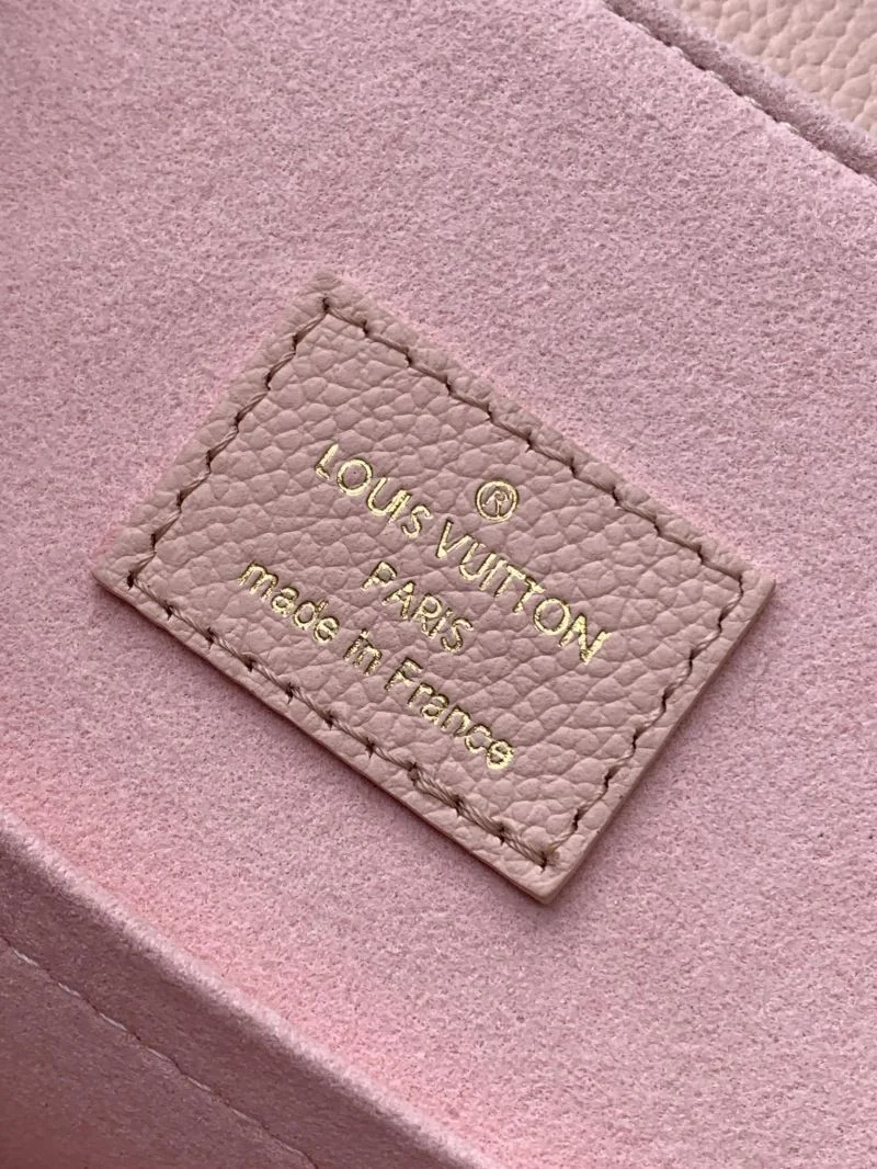 Louis Vuitton Backpacks FashionForward 43173