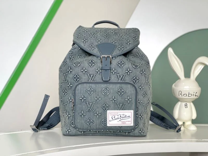 Unisex Louis Vuitton Backpacks 43213