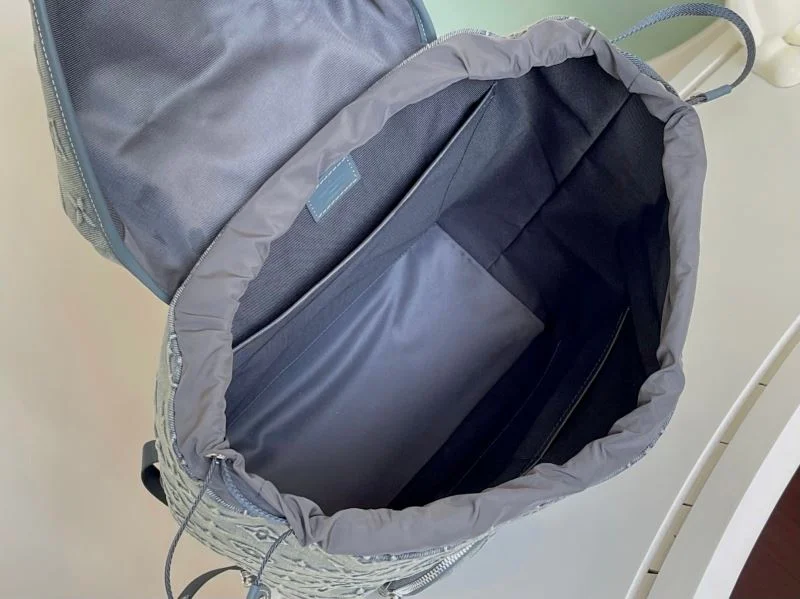 Unisex Louis Vuitton Backpacks 43213