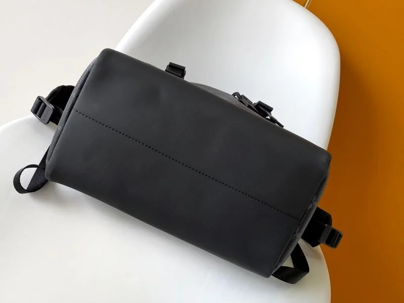Louis Vuitton Backpacks Versatile 43158