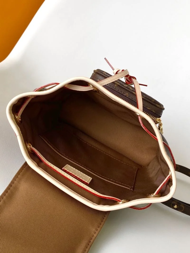 Louis Vuitton Backpacks Bold 43147