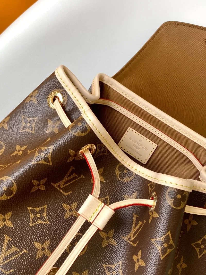NewStyle Louis Vuitton Backpacks 43140