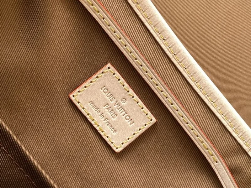 NewStyle Louis Vuitton Backpacks 43140