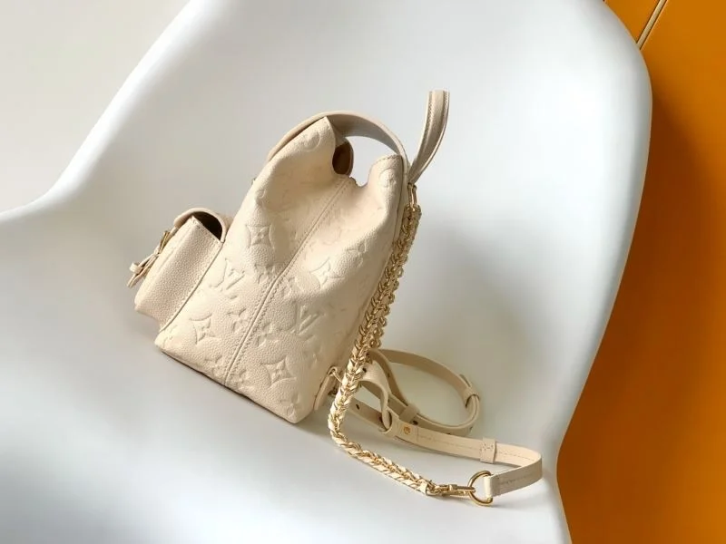 ZipUp Louis Vuitton Backpacks 43130