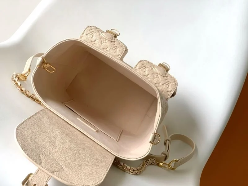 ZipUp Louis Vuitton Backpacks 43130