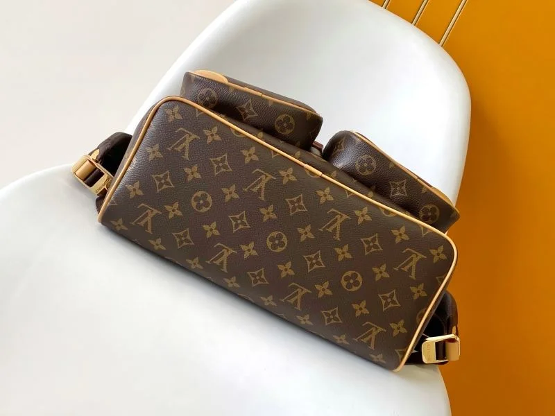 Louis Vuitton Backpacks Sporty 43115